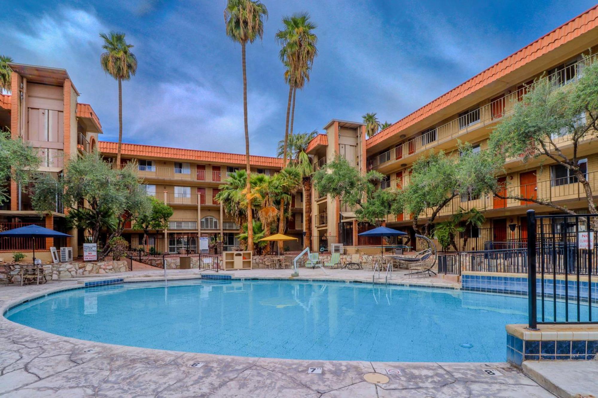 Motel 6 Phoenix, Az - Sky Harbor Eksteriør billede